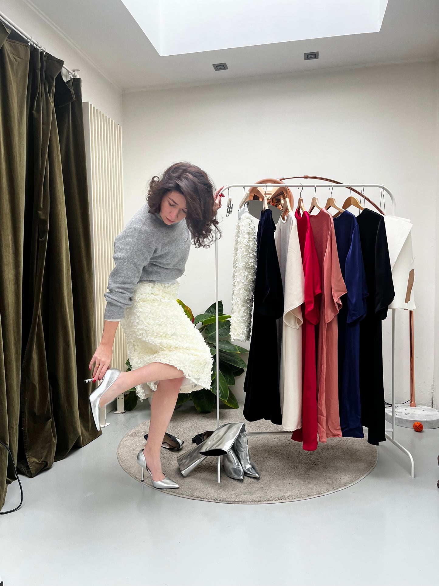 CHPTR VII - The White Pencil Skirt