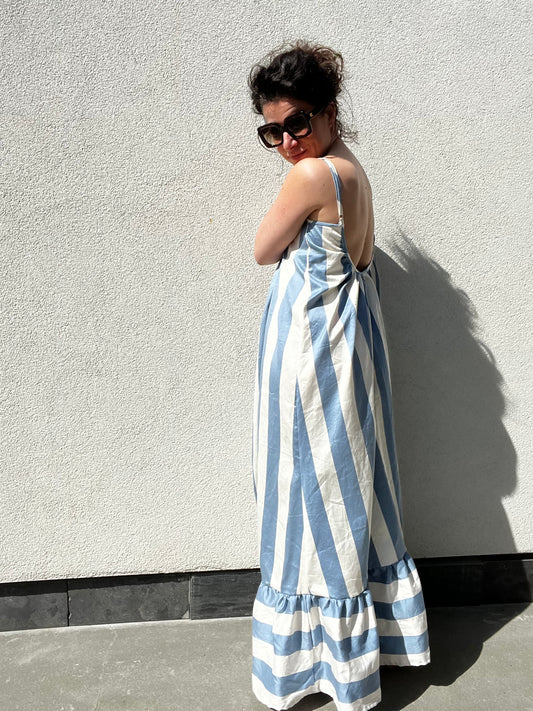 CHPTR V - Maxi Open Back Dress - The light blue & white one