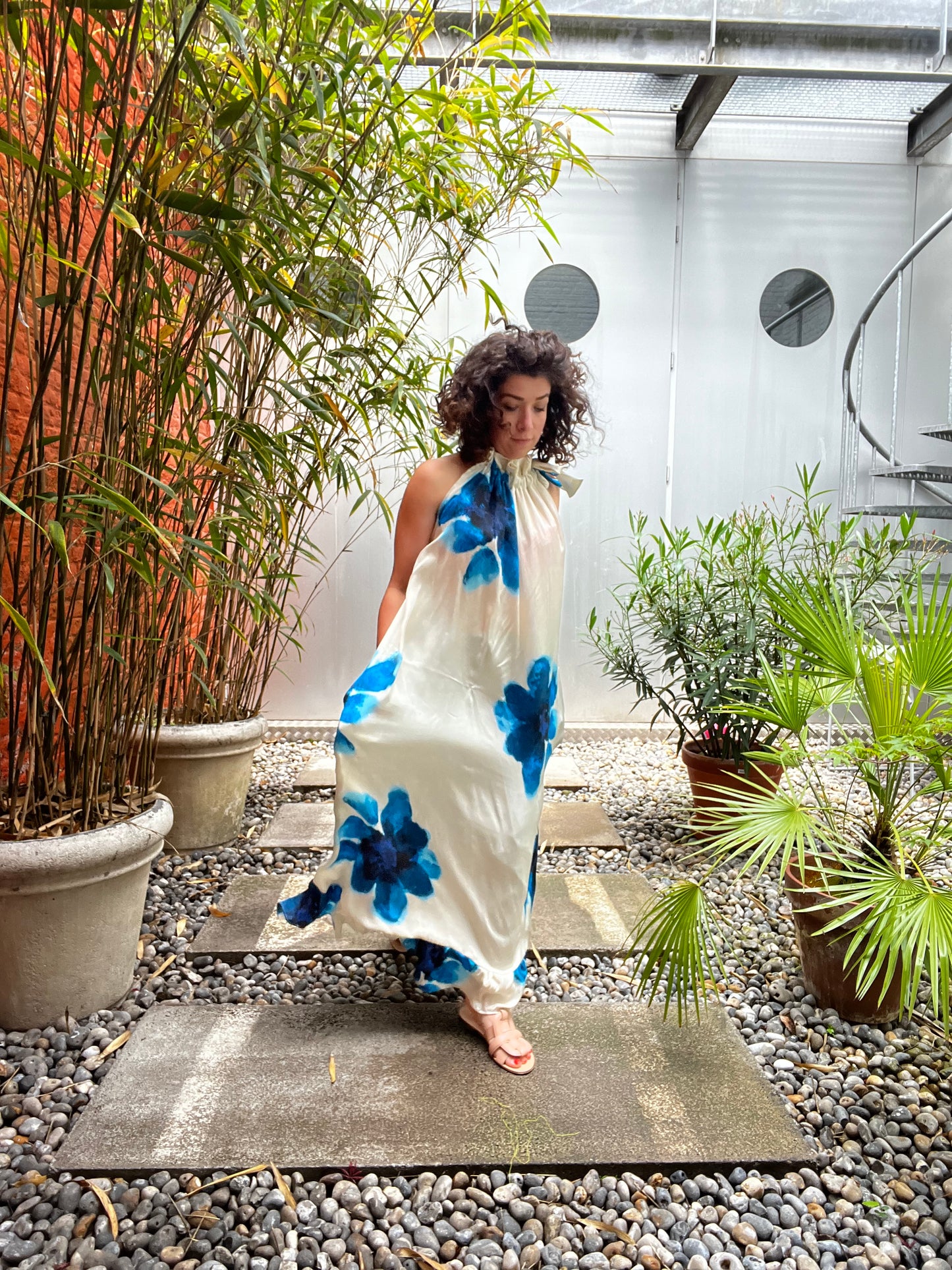 CHPTR IV - The Maxi Dress Blue Flowers